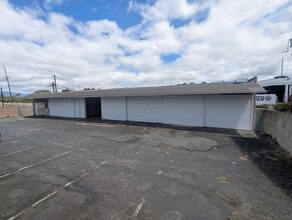 98-021 Kamehameha Hwy, Aiea, HI à louer Photo de l’immeuble– Image 1 sur 6