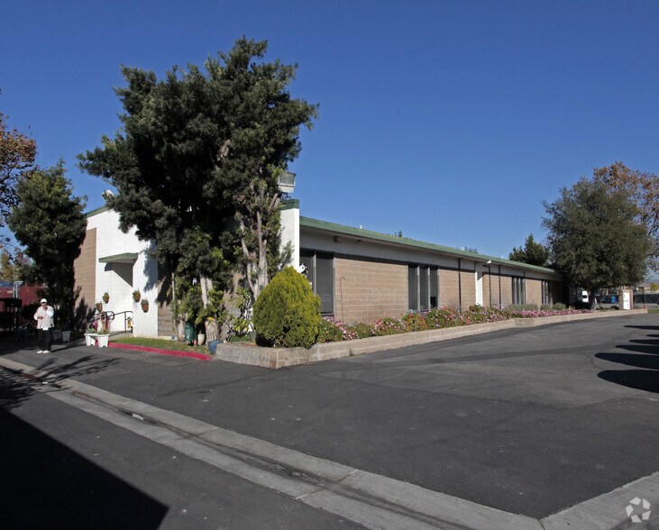 11561 Salinaz Ave, Garden Grove, CA à vendre - Photo de l’immeuble – Image 2 sur 4