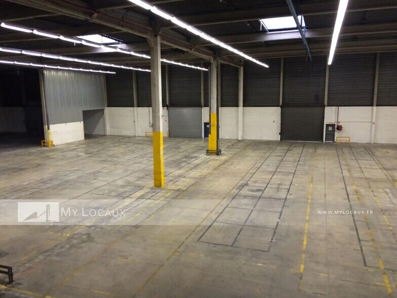 Industriel/Logistique dans Aulnay-sous-Bois à louer - Photo de l’immeuble – Image 3 sur 5