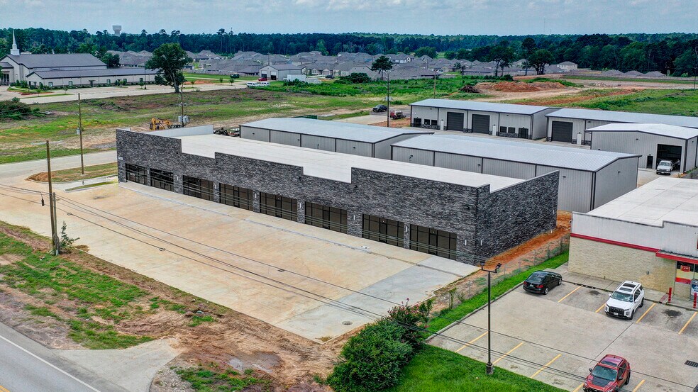 12261 Hwy 75 N, Willis, TX à louer - Photo principale – Image 1 sur 19