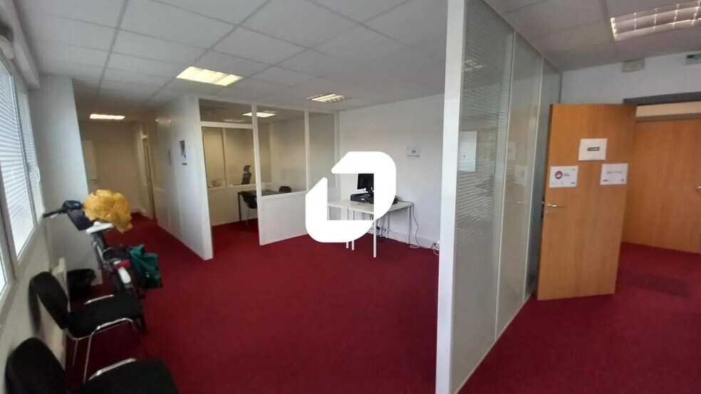 Bureau dans Lille à louer - Photo de l’immeuble – Image 1 sur 7