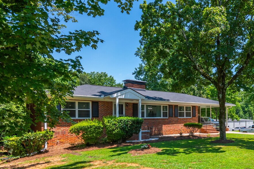 4270 S Main St, Acworth, GA à vendre - Photo de l’immeuble – Image 2 sur 48