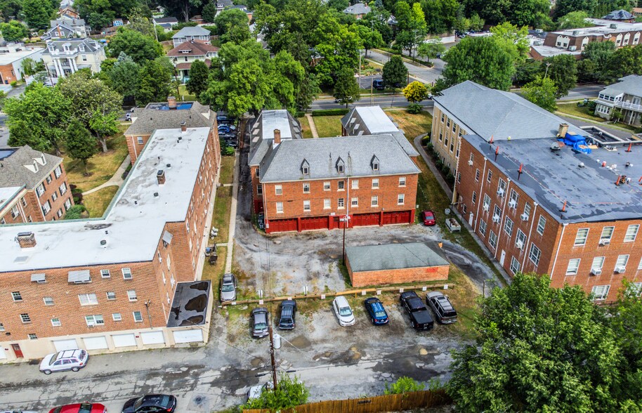 1712 Grandin Rd SW, Roanoke, VA à vendre - Photo de l’immeuble – Image 3 sur 12