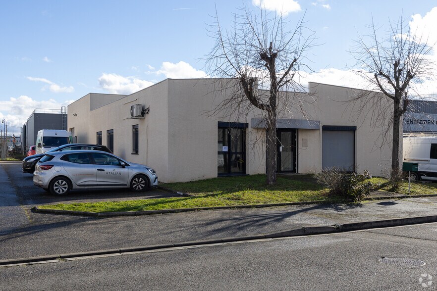 5 Rue Jean Gabin, Vaulx-en-Velin à louer - Photo de l’immeuble – Image 2 sur 2