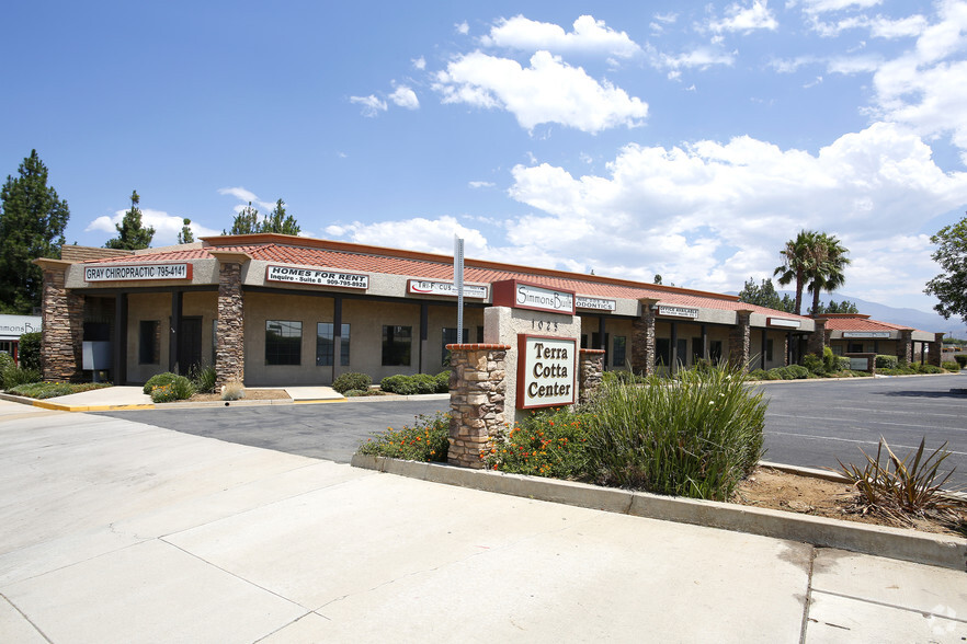 1025 Calimesa Blvd, Calimesa, CA à louer - Photo de l’immeuble – Image 2 sur 3