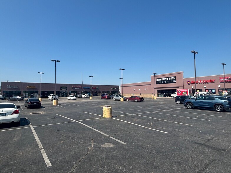 3040 W Broadway Blvd, Sedalia, MO à louer - Photo de l’immeuble – Image 3 sur 15