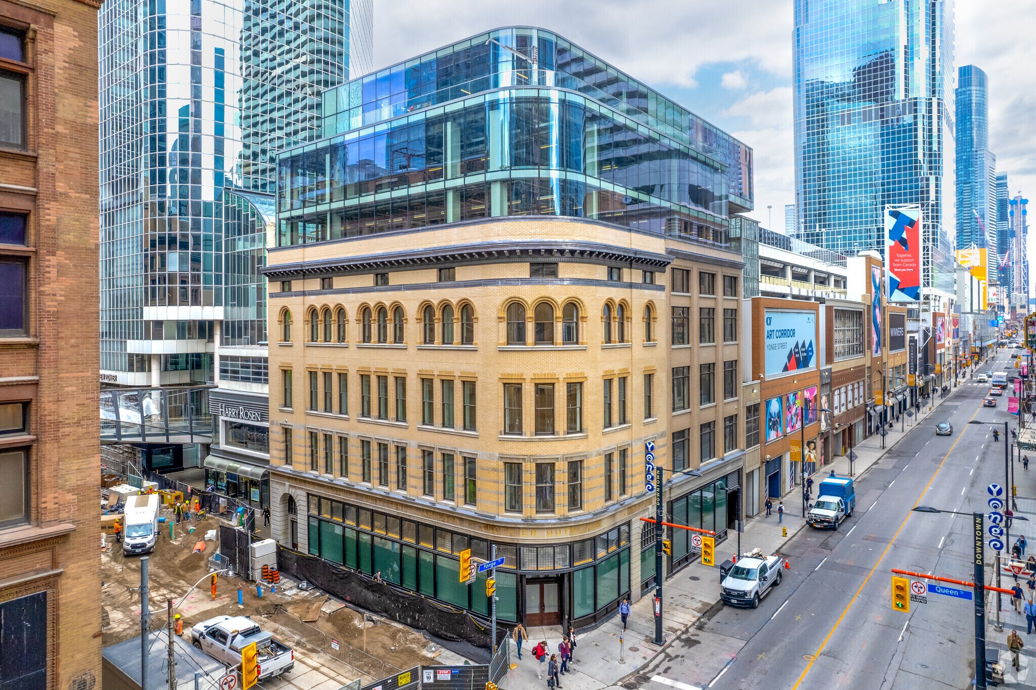 2 Queen St W, Toronto, ON à louer Photo de l’immeuble– Image 1 sur 4