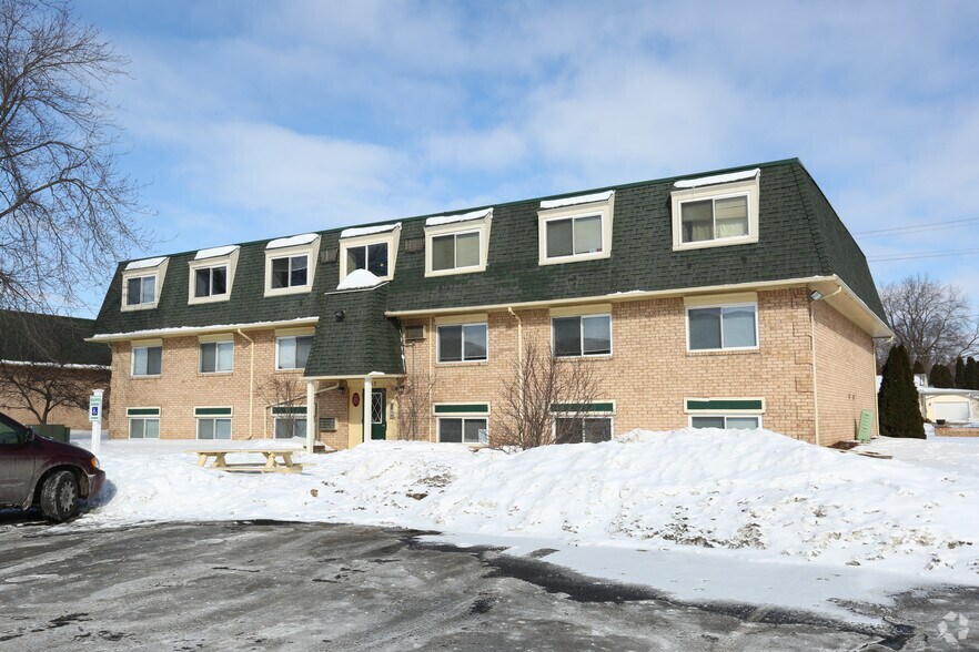 757 W Shepherd St, Charlotte, MI à vendre - Photo de l’immeuble – Image 3 sur 5