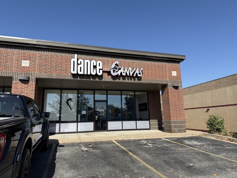 2121-2155 W Republic Rd, Springfield, MO à louer - Photo de l’immeuble – Image 3 sur 8