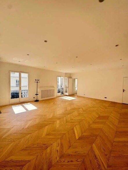 Bureau dans Paris à louer - Photo de l’immeuble – Image 2 sur 5