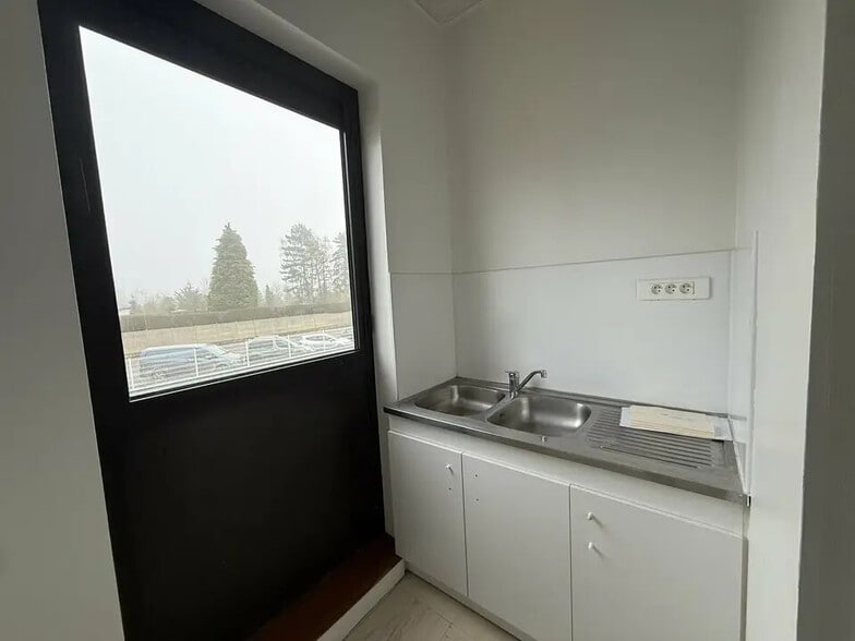 Bureau dans Beauvais à louer - Photo de l’immeuble – Image 3 sur 22