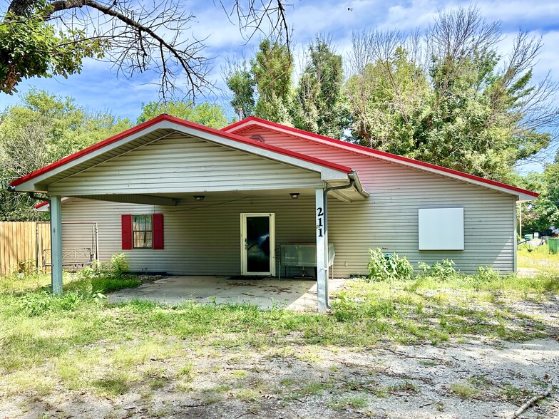 211 SW Lawrence St, Hoxie, AR à vendre - Photo de l’immeuble – Image 1 sur 12