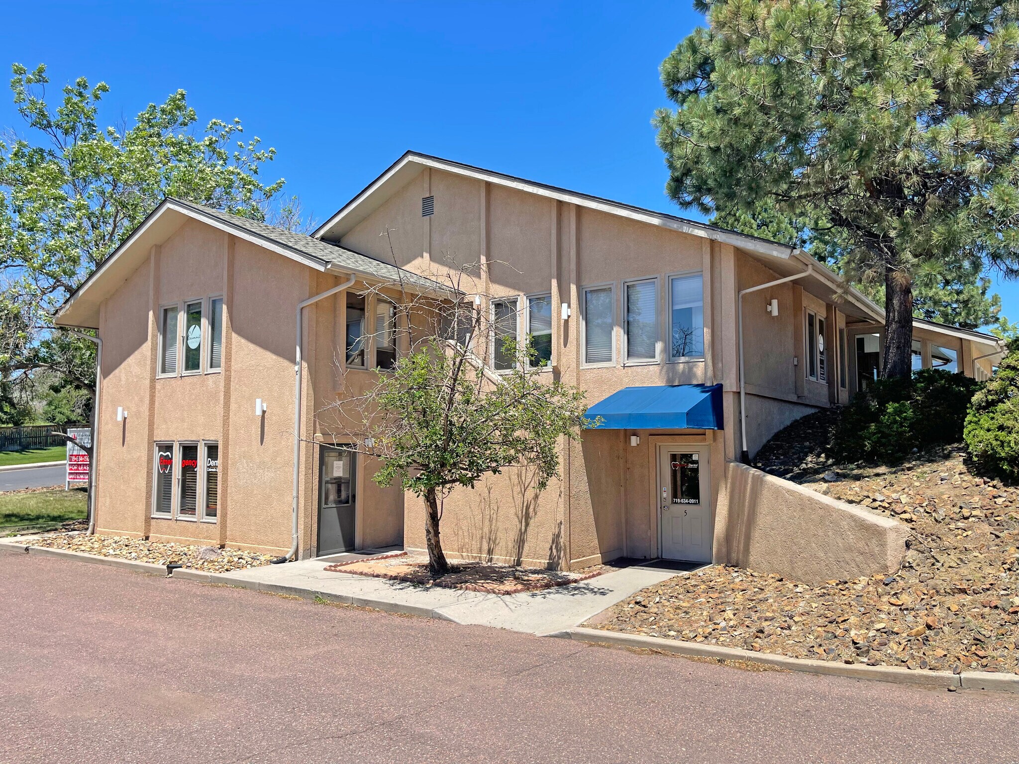 5925 Lehman Dr, Colorado Springs, CO à louer Photo de l’immeuble– Image 1 sur 9