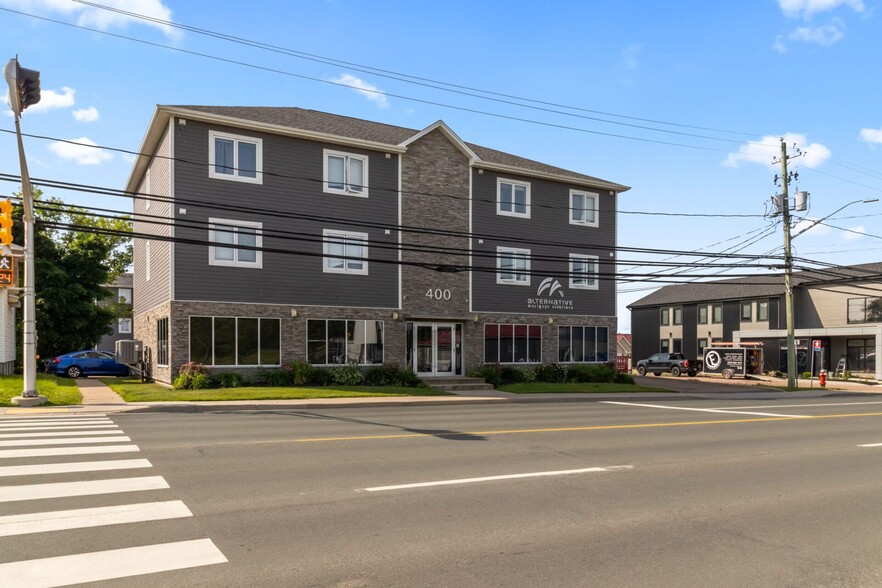 400 Champlain St, Dieppe, NB à louer - Photo de l’immeuble – Image 1 sur 1
