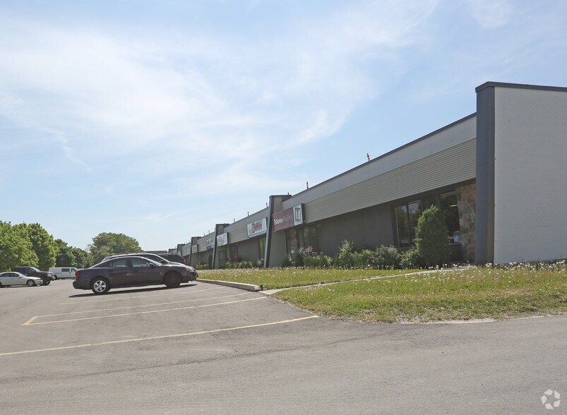 131 Sheldon Dr, Cambridge, ON à louer - Photo principale – Image 1 sur 6