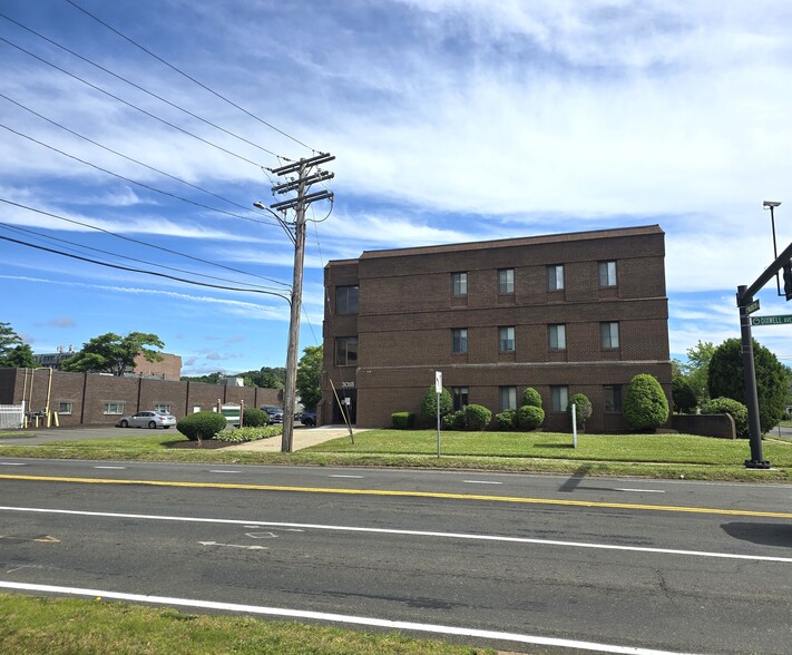 3018 Dixwell Ave, Hamden, CT à louer - Photo de l’immeuble – Image 1 sur 8