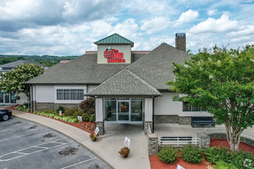 4860-4874 N Broadway St, Knoxville, TN à louer - Photo de l’immeuble – Image 2 sur 6