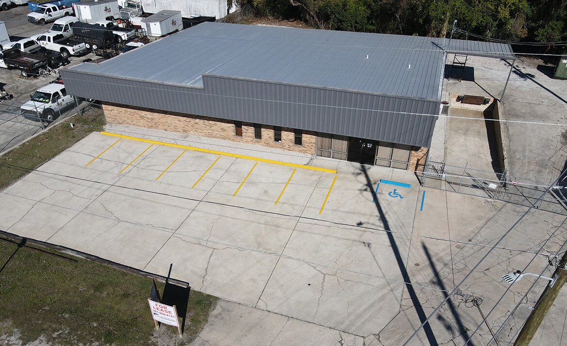 735 Commerce Cir, Longwood, FL à louer Photo de l’immeuble– Image 1 sur 7