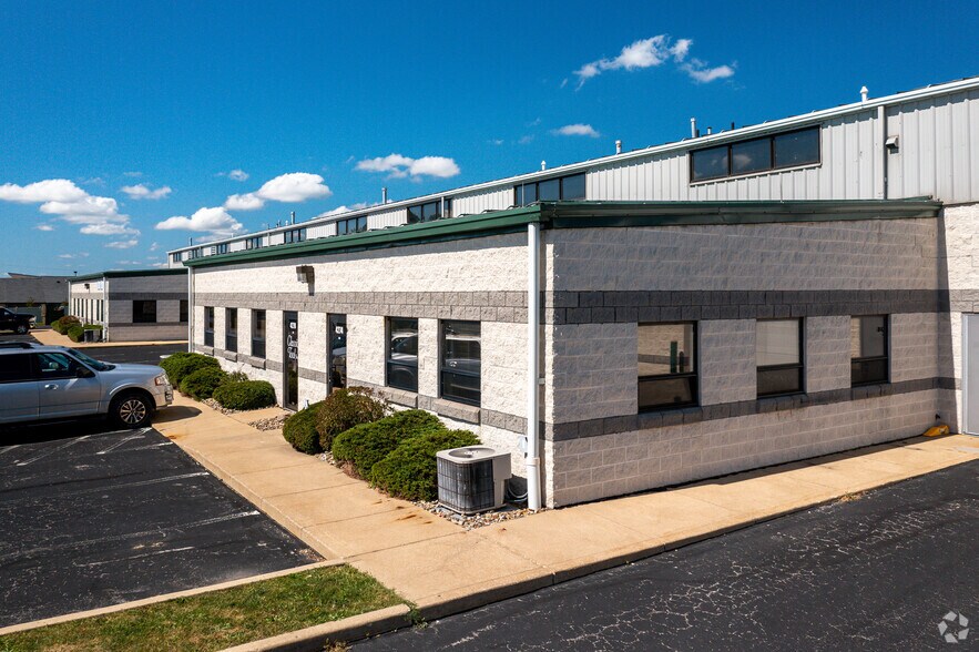 4270-4282 Hudson Dr, Stow, OH à louer - Photo de l’immeuble – Image 3 sur 12