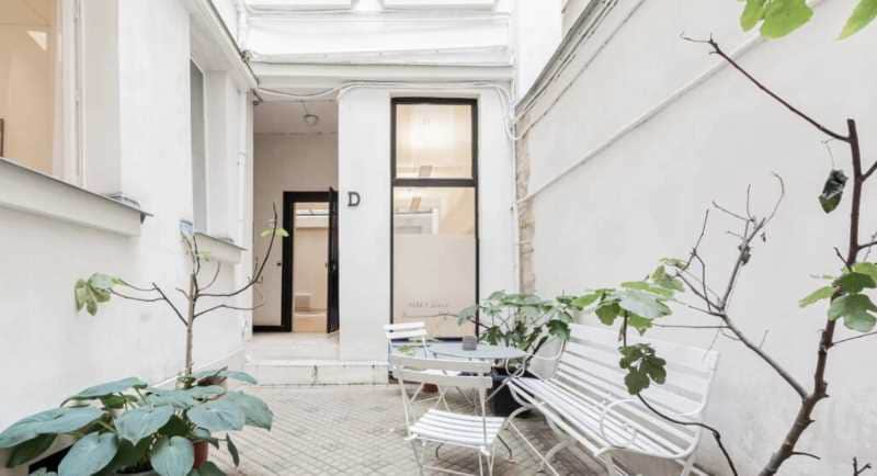 320 Rue Saint-Honoré, Paris à louer - Photo de l’immeuble – Image 3 sur 3