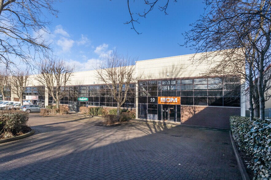 Third Ave, Milton Keynes à louer - Photo de l’immeuble – Image 3 sur 4