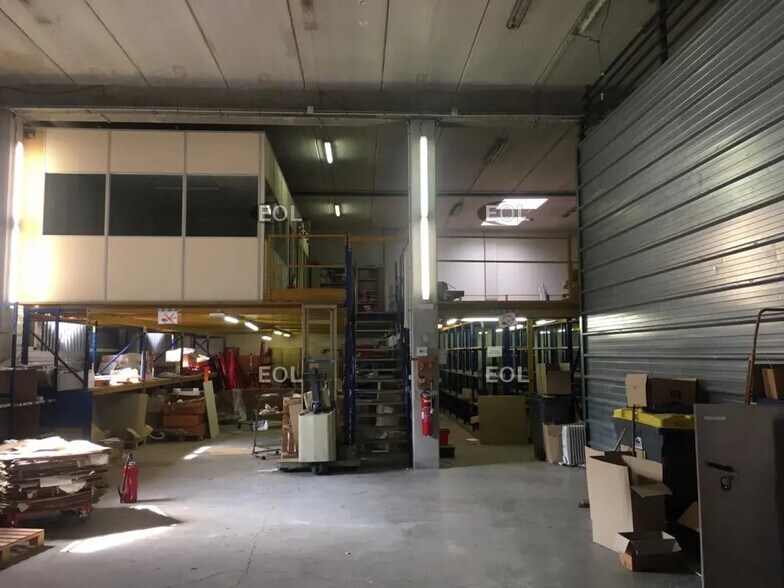 Industriel/Logistique dans Ablon-sur-Seine à vendre - Photo de l’immeuble – Image 2 sur 7
