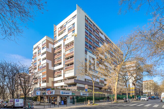 Plus de détails pour 27-31 Rue De Fontarabie, Paris - Bureau à louer