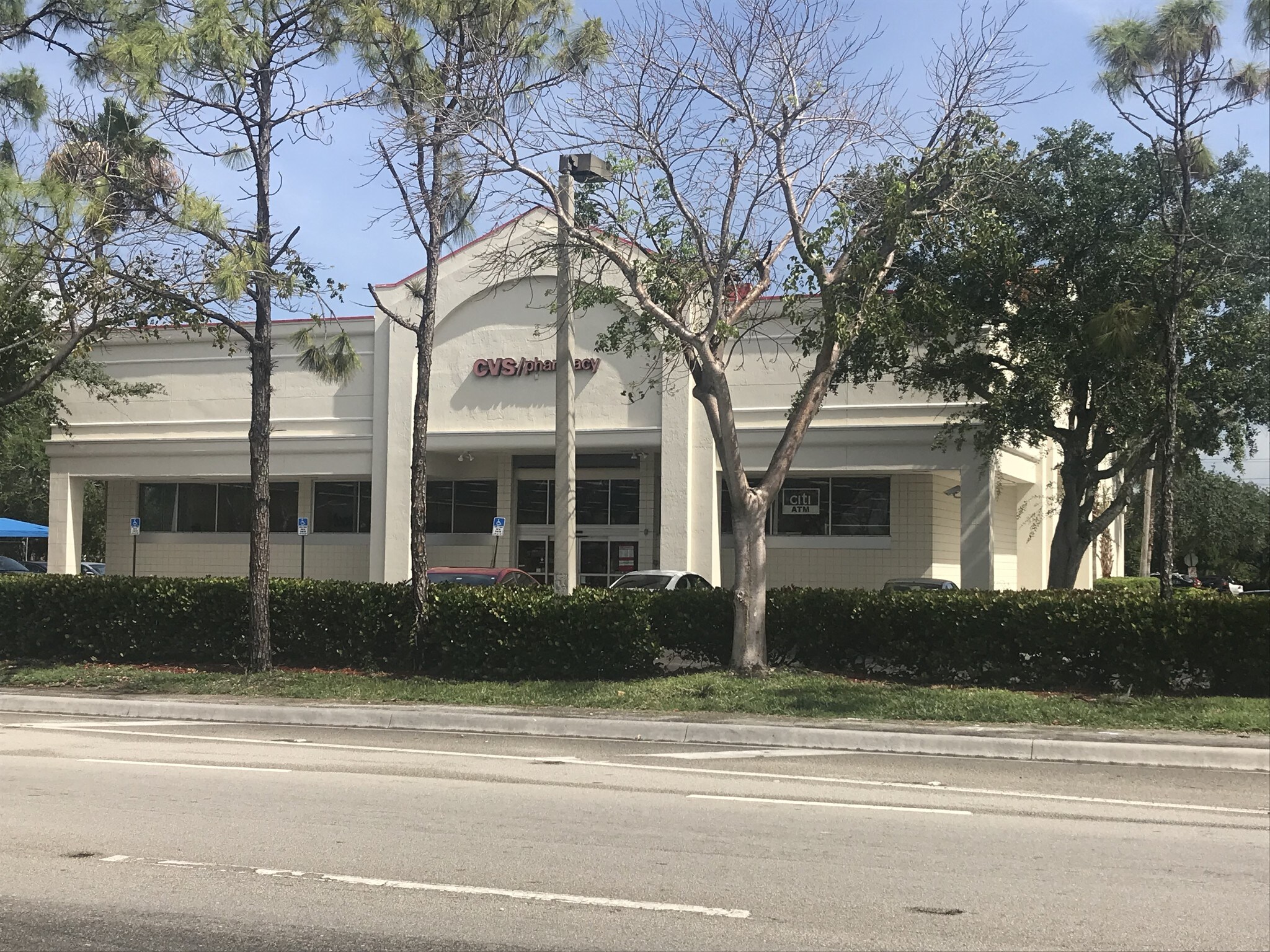8151 Wiles Rd, Coral Springs, FL à vendre Photo de l’immeuble– Image 1 sur 18