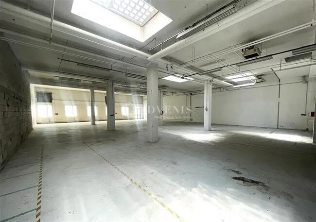 Plus de détails pour Local d’activités à vendre