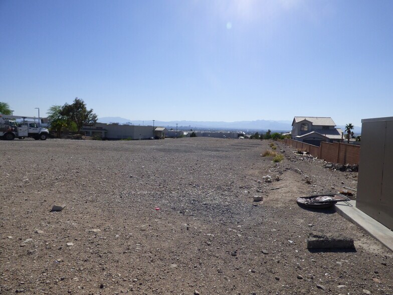 2085 N Hollywood Blvd, Las Vegas, NV à vendre - Photo de l’immeuble – Image 1 sur 12