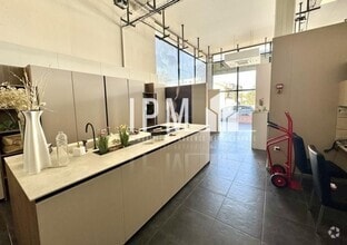 Local commercial dans Marseille à louer Photo intérieure– Image 2 sur 3