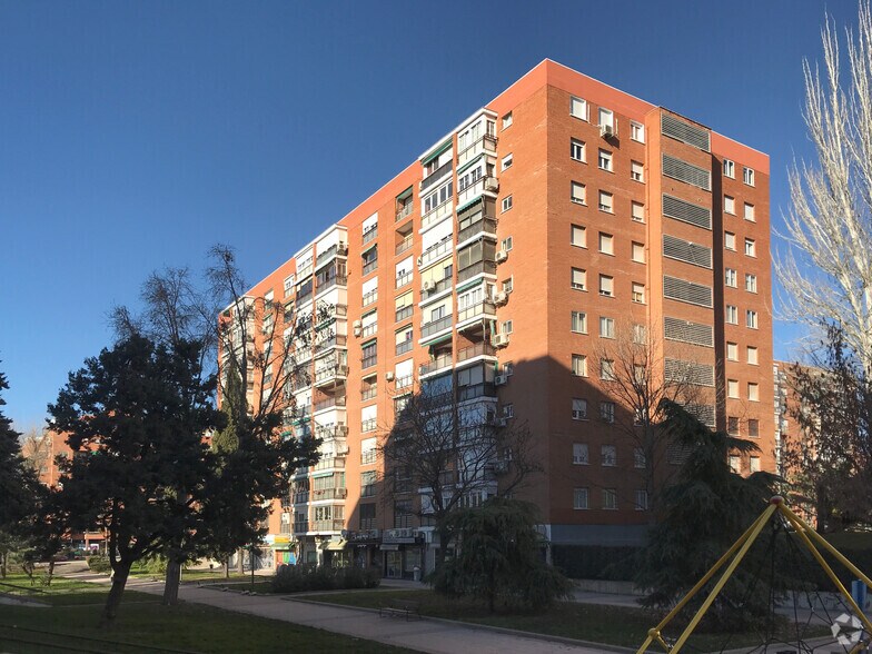 Calle De Castrillo De Aza, 15, Madrid, Madrid à louer - Photo de l’immeuble – Image 1 sur 2