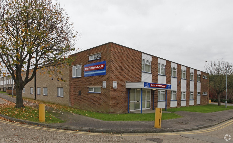 Raynham Rd, Bishop's Stortford à louer - Photo principale – Image 1 sur 2