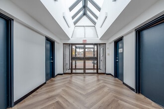 3328 McCarthy Rd, Ottawa, ON à louer Hall d’entrée– Image 1 sur 6