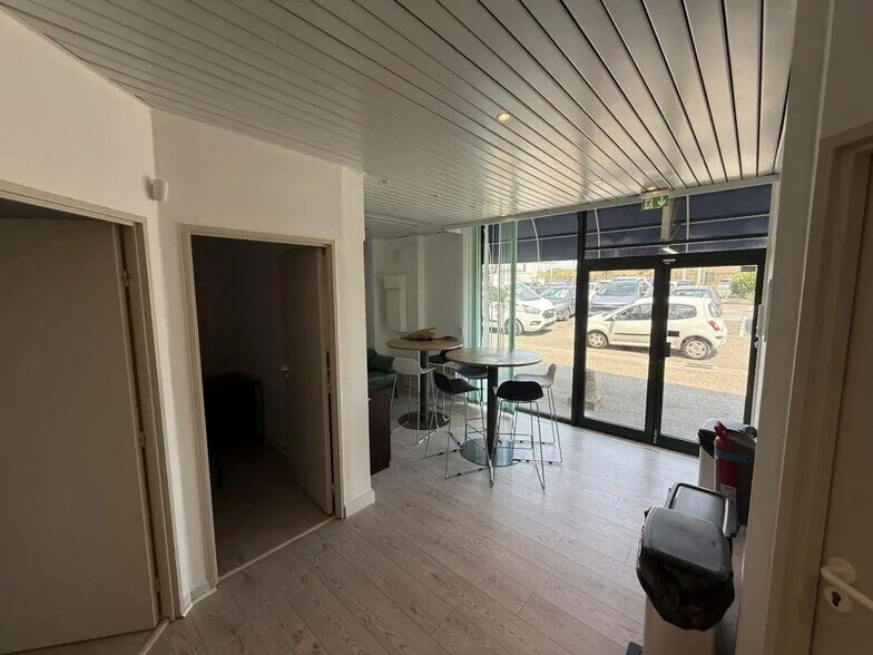 Bureau dans Puget-sur-Argens à louer - Photo de l’immeuble – Image 2 sur 13