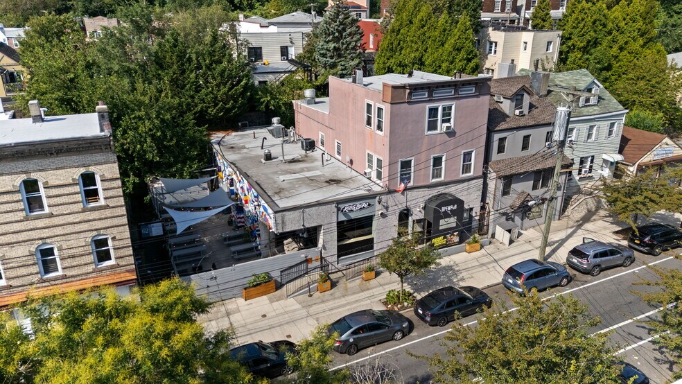 58 Van Duzer St, Staten Island, NY à vendre - Photo de l’immeuble – Image 3 sur 5