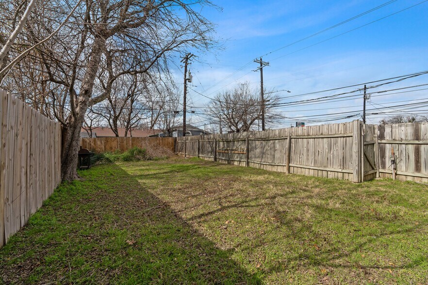 1301 W Anderson Ln, Austin, TX à louer - Photo de l’immeuble – Image 2 sur 38