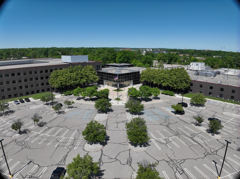 3000 University Dr, Auburn Hills, MI à vendre – Image 3 sur 20
