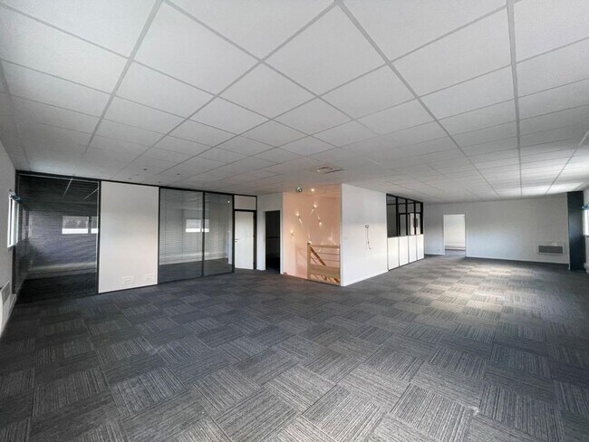 Plus de détails pour Bureau à vendre