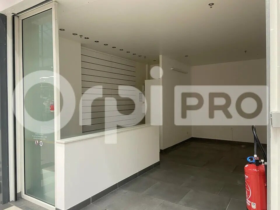 Local commercial dans Nevers à louer Hall d’entrée– Image 1 sur 7