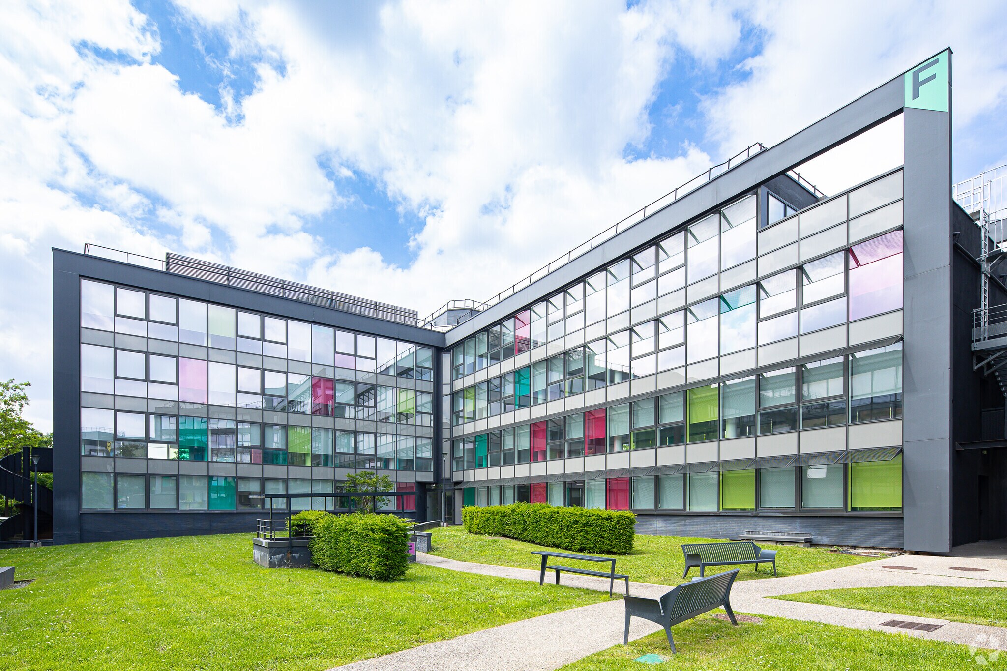 1 Bis Rue Du Petit-Clamart, Vélizy-Villacoublay à louer Photo principale– Image 1 sur 3