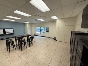 2779 NW 112th Ave, Doral, FL à louer Photo intérieure– Image 1 sur 7