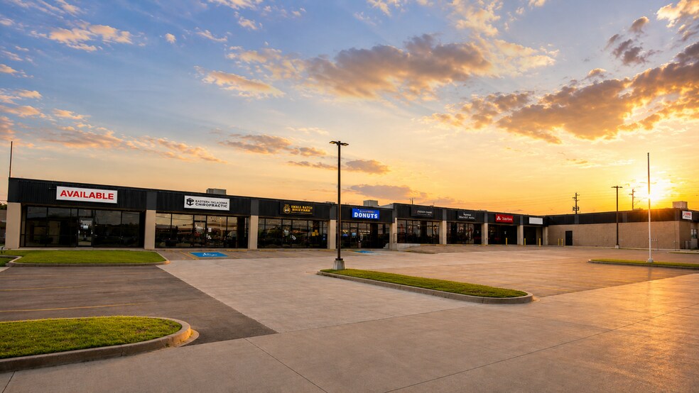2403 N Aspen Ave, Broken Arrow, OK à louer - Photo de l’immeuble – Image 1 sur 4
