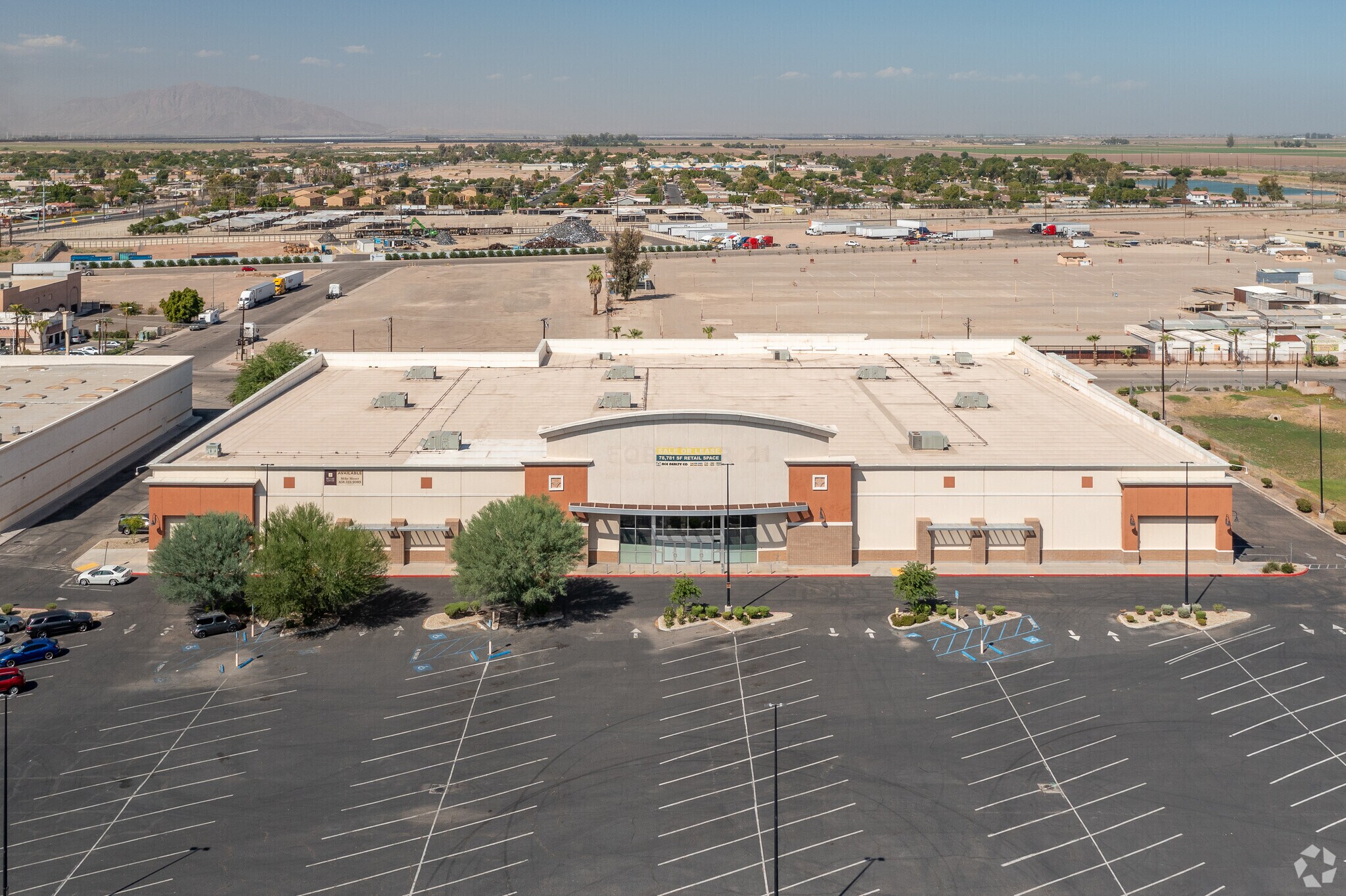1407 Imperial Ave W, Calexico, CA à vendre Photo principale– Image 1 sur 9