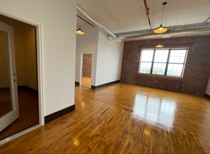 456 Johnson Ave, Brooklyn, NY à louer Photo intérieure– Image 1 sur 4