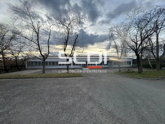 Plus de détails pour Bureau, Local d'activités à louer