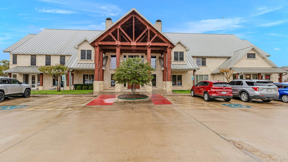 8101 Boat Club Rd, Fort Worth, TX à louer - Photo de l’immeuble – Image 2 sur 9