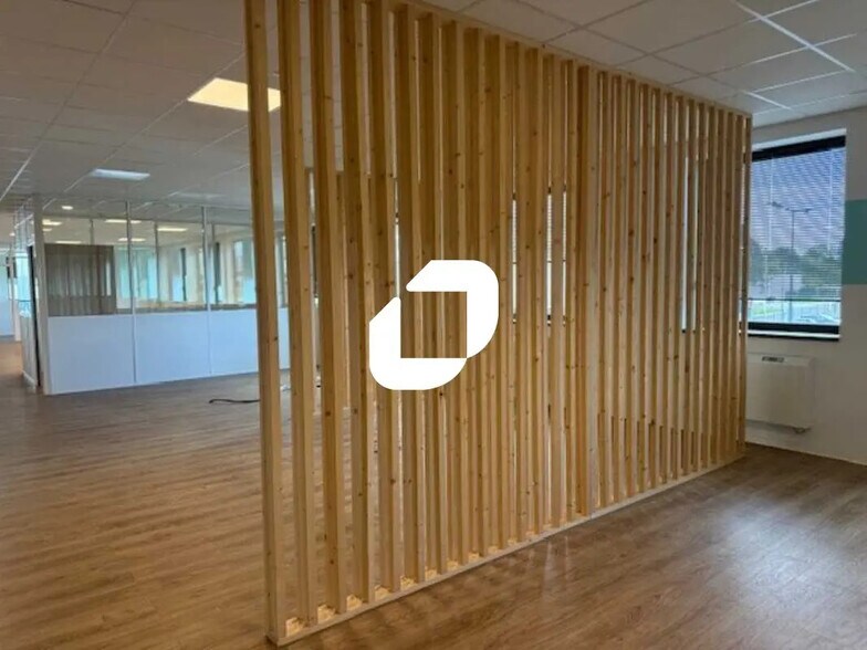 Bureau dans SAINT-OUEN-L'AUMONE à louer - Photo de l’immeuble – Image 3 sur 16