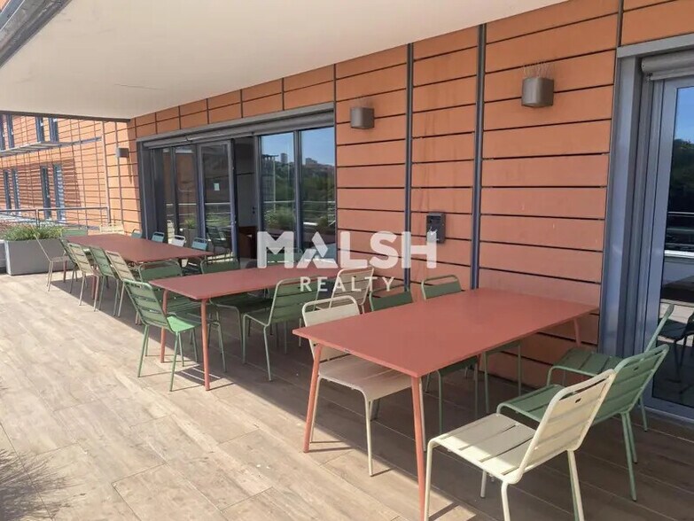 Bureau dans Lyon à louer - Photo de l’immeuble – Image 2 sur 7