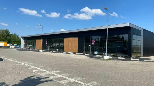 Plus de détails pour Local commercial à louer